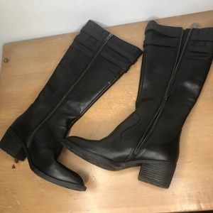 tay block heel knee high boot